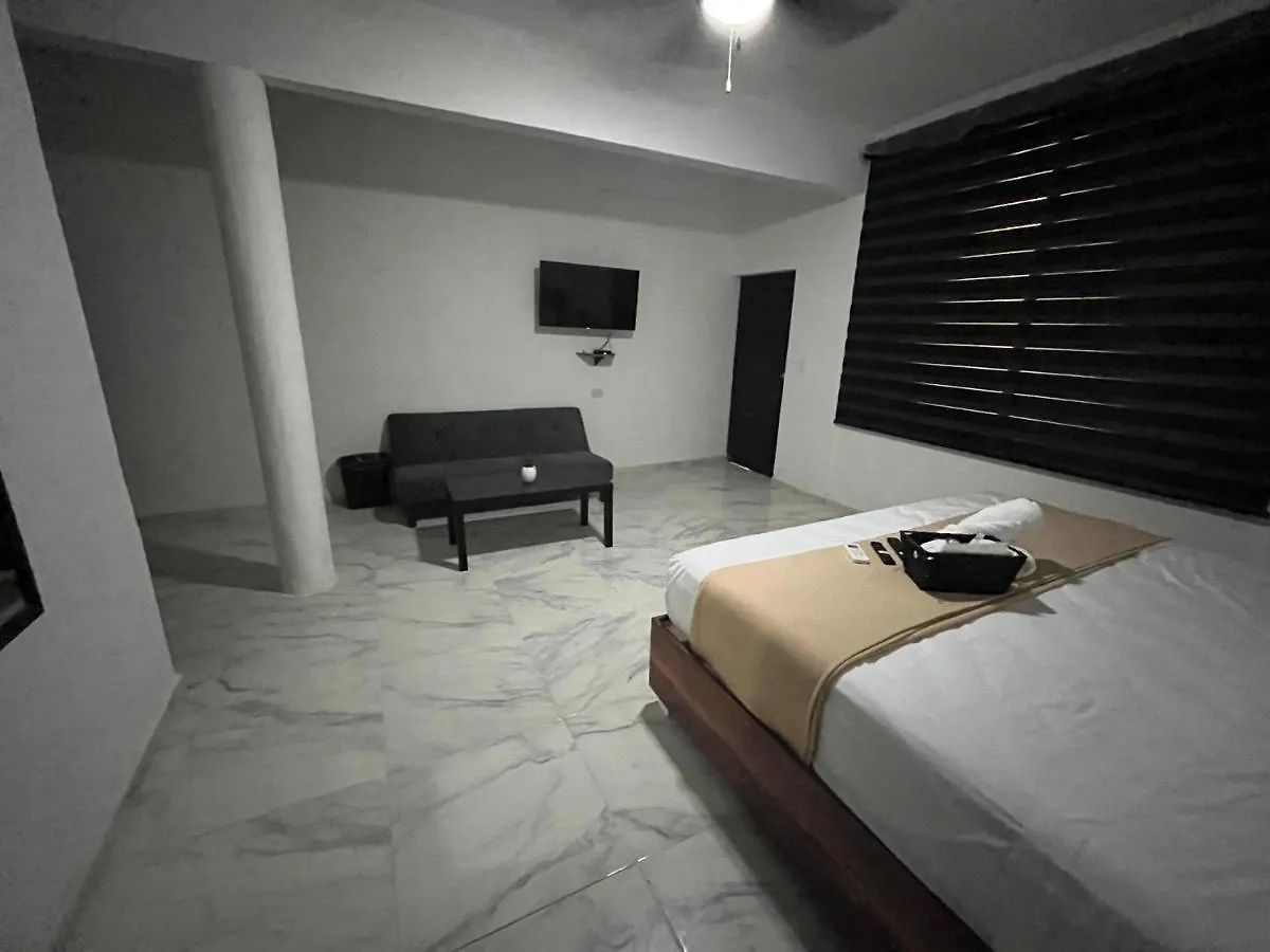 Hotel Balam Playa - 15Th Ave Playa del Carmen